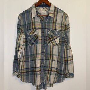Treasure & Bond Plaid Button Down Women’s Small Blue Green Raw Hem Flannel Top